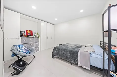 2415 W 67th Place Hialeah FL 33016