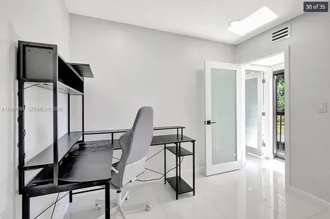 2415 W 67th Place Hialeah FL 33016