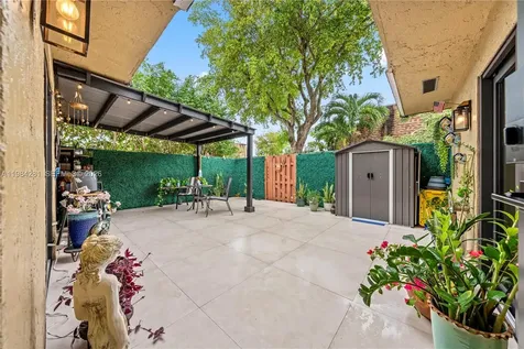2415 W 67th Place Hialeah FL 33016