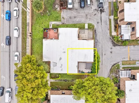 2415 W 67th Place Hialeah FL 33016