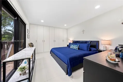 2415 W 67th Place Hialeah FL 33016