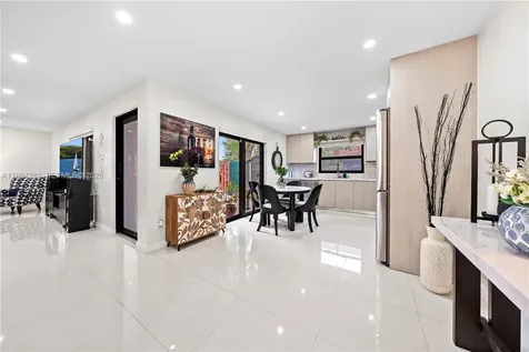 2415 W 67th Place Hialeah FL 33016