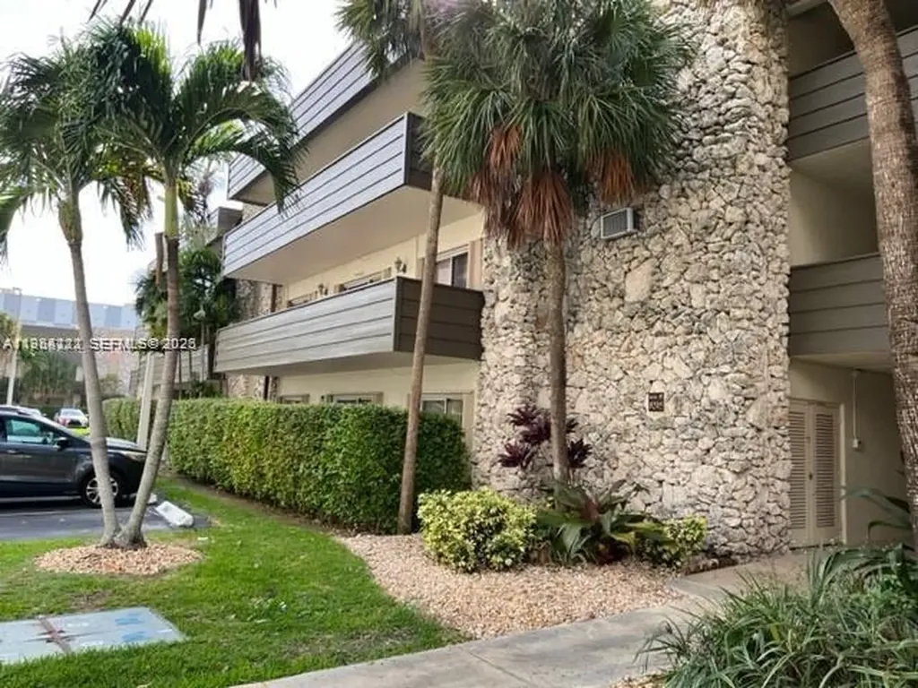 8315 SW 72nd Avenue Miami FL 33143