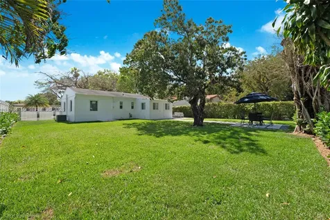 6337 SW 11th Street West Miami FL 33144