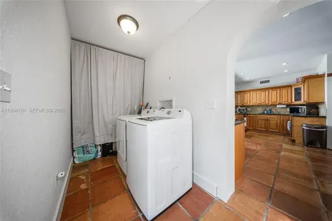 10141 Woodbury Court Pembroke Pines FL 33026