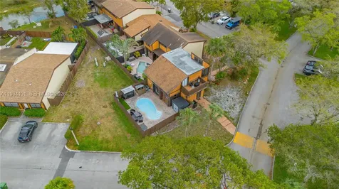 10141 Woodbury Court Pembroke Pines FL 33026