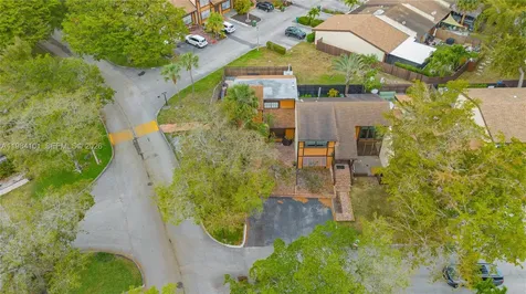 10141 Woodbury Court Pembroke Pines FL 33026