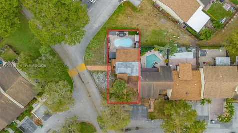 10141 Woodbury Court Pembroke Pines FL 33026
