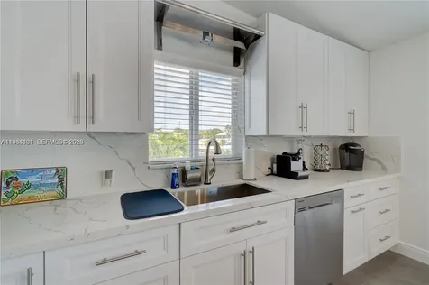 48 S Andros Road Key Largo FL 33037