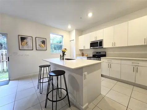 2761 NW 55th Way Lauderhill FL 33313