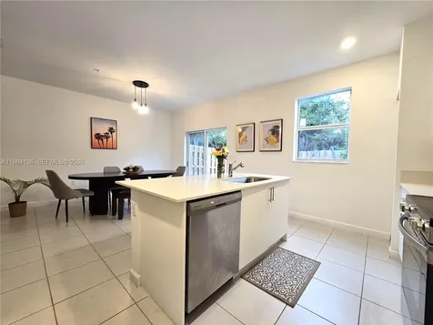 2761 NW 55th Way Lauderhill FL 33313
