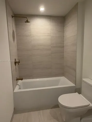 77 SE 5th Street Miami FL 33131