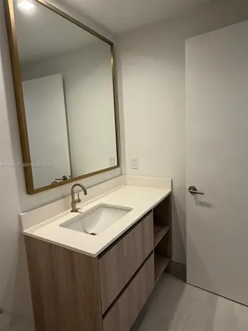 77 SE 5th Street Miami FL 33131