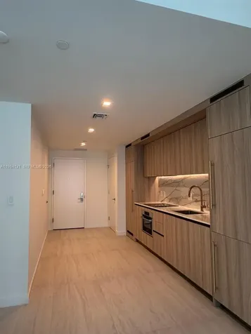77 SE 5th Street Miami FL 33131