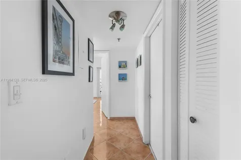 1621 Bay Road Miami Beach FL 33139