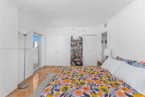 1621 Bay Road Miami Beach FL 33139
