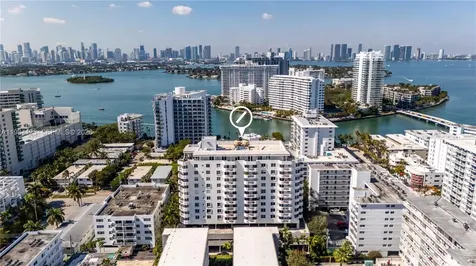 1621 Bay Road Miami Beach FL 33139