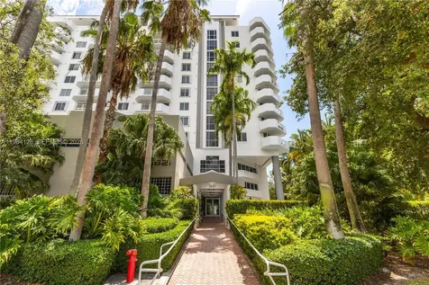 1621 Bay Road Miami Beach FL 33139