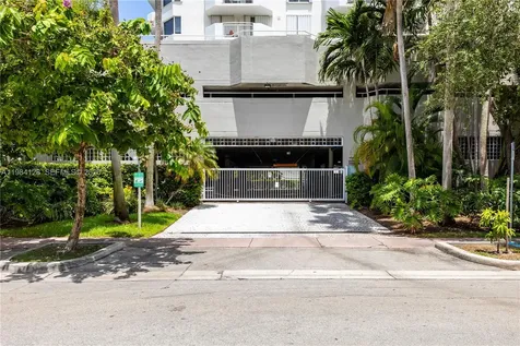 1621 Bay Road Miami Beach FL 33139