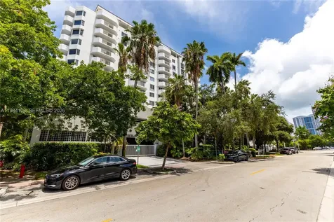 1621 Bay Road Miami Beach FL 33139