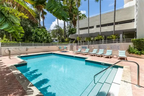 1621 Bay Road Miami Beach FL 33139