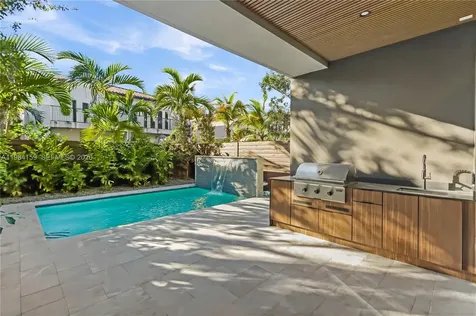 3086 Indiana Street Miami FL 33133