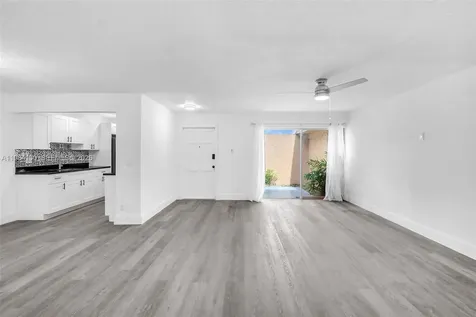 7344 SW 8th Court North Lauderdale FL 33068