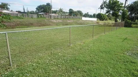 328 Riverdale Road Palm Springs FL 33461