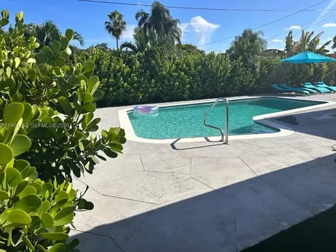 6900 SW 3rd Street Pembroke Pines FL 33023