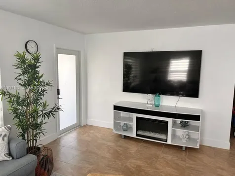 6900 SW 3rd Street Pembroke Pines FL 33023
