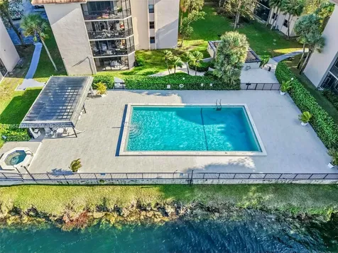 605 Ives Dairy Road Miami FL 33179
