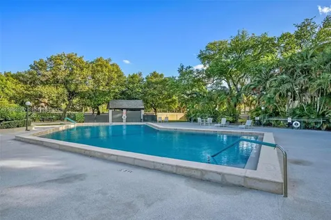 605 Ives Dairy Road Miami FL 33179