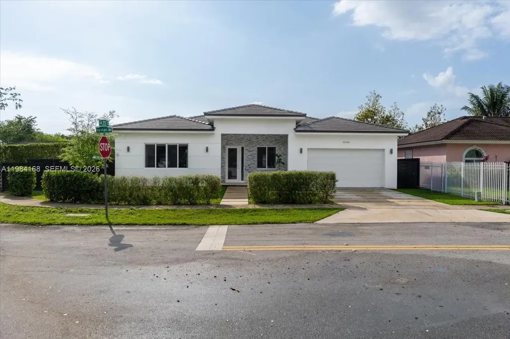 21205 Ingraham Avenue Road Cutler Bay FL 33189