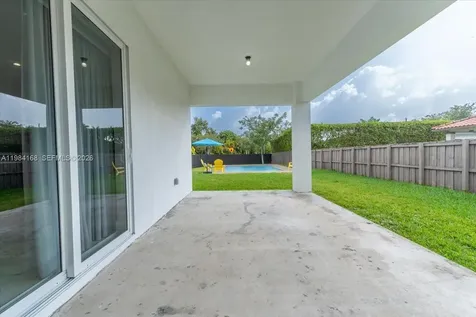 21205 Ingraham Avenue Road Cutler Bay FL 33189