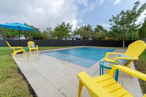 21205 Ingraham Avenue Road Cutler Bay FL 33189