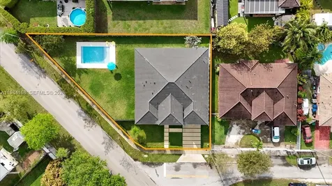 21205 Ingraham Avenue Road Cutler Bay FL 33189