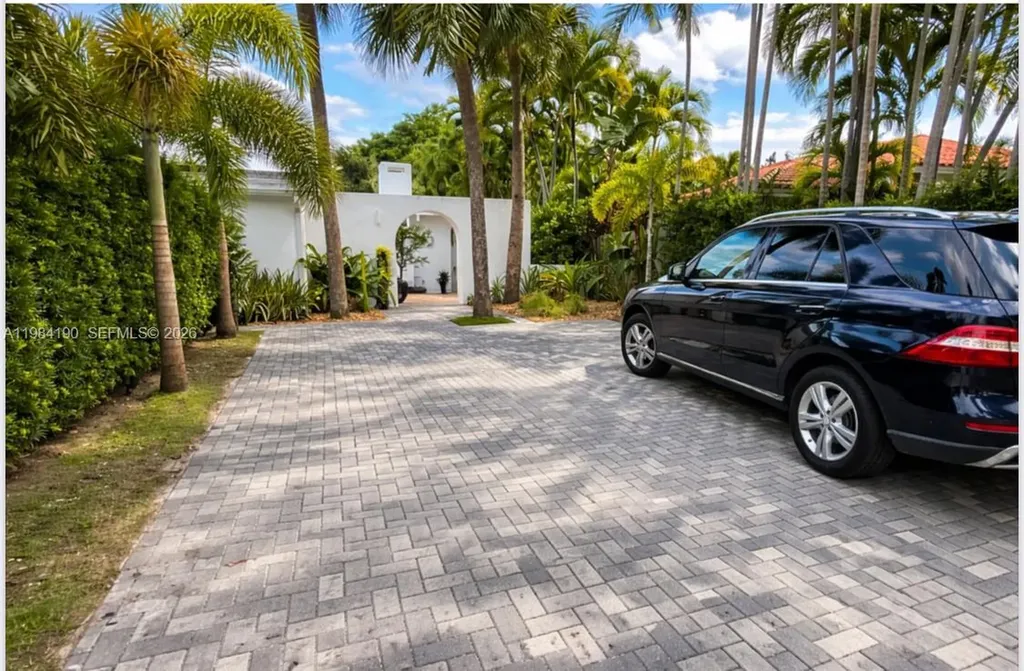 240 Greenwood Drive Key Biscayne FL 33149