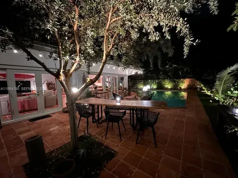 240 Greenwood Drive Key Biscayne FL 33149