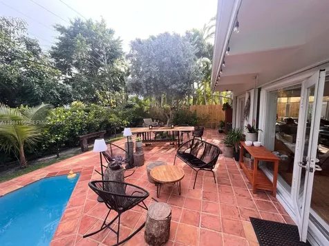 240 Greenwood Drive Key Biscayne FL 33149