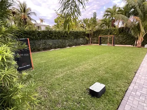 240 Greenwood Drive Key Biscayne FL 33149