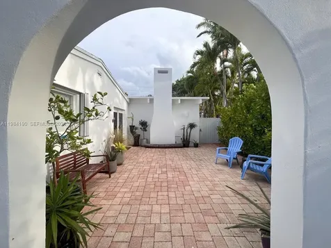 240 Greenwood Drive Key Biscayne FL 33149