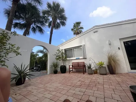 240 Greenwood Drive Key Biscayne FL 33149