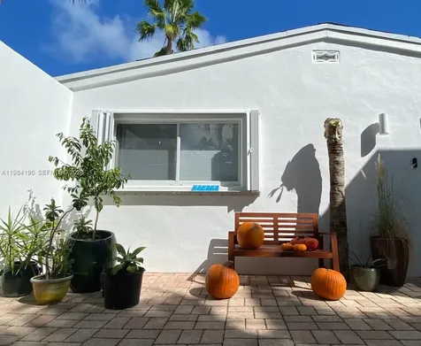 240 Greenwood Drive Key Biscayne FL 33149
