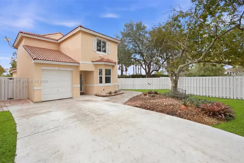 11201 Sunview Way Cooper City FL 33026