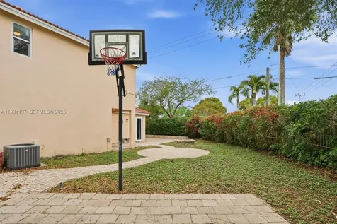 11201 Sunview Way Cooper City FL 33026