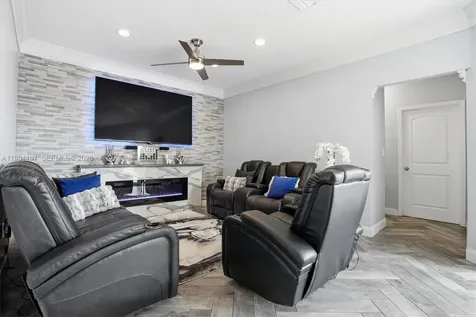 11201 Sunview Way Cooper City FL 33026