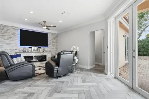 11201 Sunview Way Cooper City FL 33026