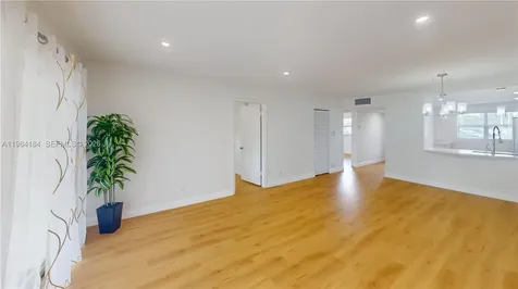 8846 W Mcnab Road Tamarac FL 33321