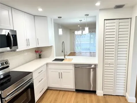8846 W Mcnab Road Tamarac FL 33321
