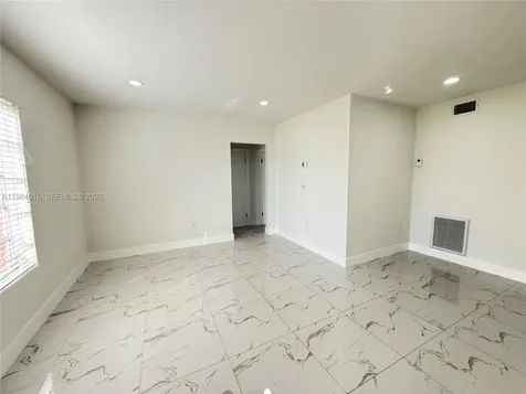 617 SW 11th Street Miami FL 33129
